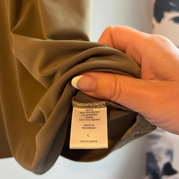 New York & Company women’s olive green stretch halter top size L - Picture 4 of 4